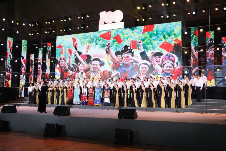  太阳三巨头合砍百分轻取爵士  